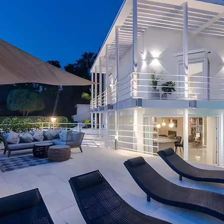 Villa Casa Blanca *